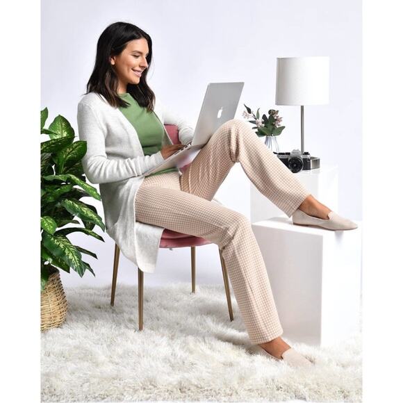 Betabrand Dress Pant Yoga Pants Straight-Leg Classic Taupe
Gingham Size Medium - Picture 2 of 9